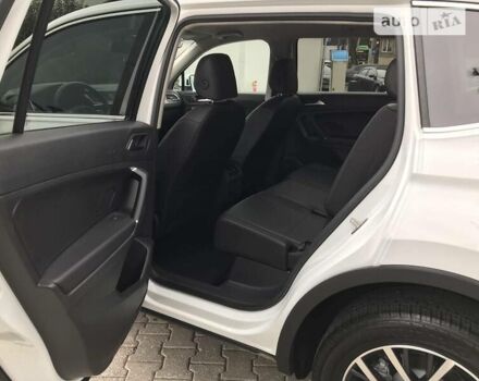 Белый Фольксваген Тигуан, объемом двигателя 2 л и пробегом 70 тыс. км за 18900 $, фото 4 на Automoto.ua