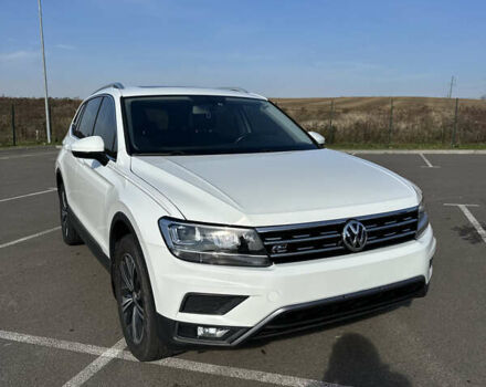 Белый Фольксваген Тигуан, объемом двигателя 2 л и пробегом 192 тыс. км за 17200 $, фото 6 на Automoto.ua