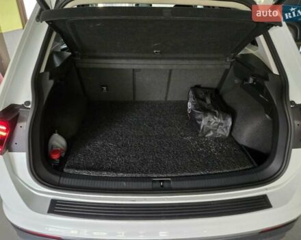 Белый Фольксваген Тигуан, объемом двигателя 2 л и пробегом 102 тыс. км за 25500 $, фото 6 на Automoto.ua