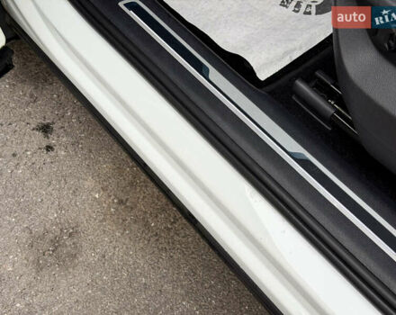 Білий Фольксваген Тігуан, об'ємом двигуна 2 л та пробігом 66 тис. км за 30999 $, фото 64 на Automoto.ua