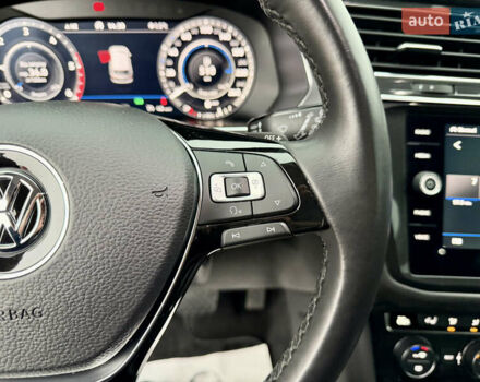 Білий Фольксваген Тігуан, об'ємом двигуна 2 л та пробігом 66 тис. км за 30999 $, фото 57 на Automoto.ua