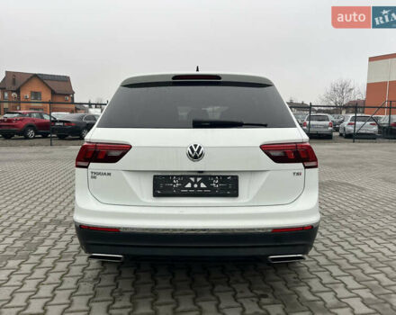 Белый Фольксваген Тигуан, объемом двигателя 2 л и пробегом 112 тыс. км за 17800 $, фото 7 на Automoto.ua