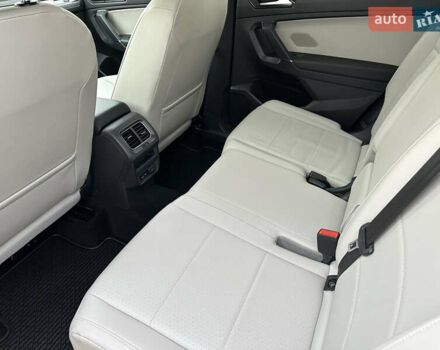 Білий Фольксваген Тігуан, об'ємом двигуна 2 л та пробігом 134 тис. км за 18500 $, фото 18 на Automoto.ua