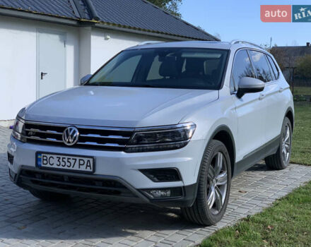 Белый Фольксваген Тигуан, объемом двигателя 2 л и пробегом 111 тыс. км за 28000 $, фото 4 на Automoto.ua