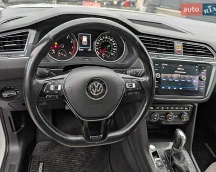 Білий Фольксваген Тігуан, об'ємом двигуна 1.98 л та пробігом 123 тис. км за 17550 $, фото 31 на Automoto.ua