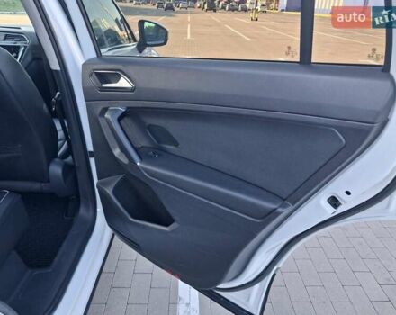 Білий Фольксваген Тігуан, об'ємом двигуна 2 л та пробігом 120 тис. км за 23400 $, фото 11 на Automoto.ua