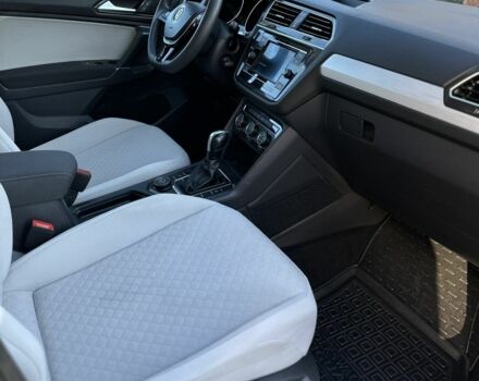 Білий Фольксваген Тігуан, об'ємом двигуна 2 л та пробігом 122 тис. км за 14303 $, фото 2 на Automoto.ua