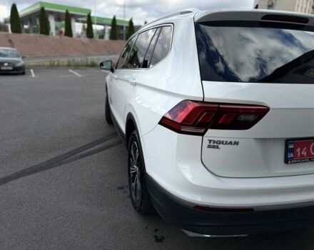 Белый Фольксваген Тигуан, объемом двигателя 2 л и пробегом 175 тыс. км за 18399 $, фото 4 на Automoto.ua