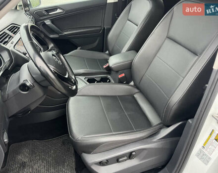 Белый Фольксваген Тигуан, объемом двигателя 2 л и пробегом 112 тыс. км за 17800 $, фото 12 на Automoto.ua