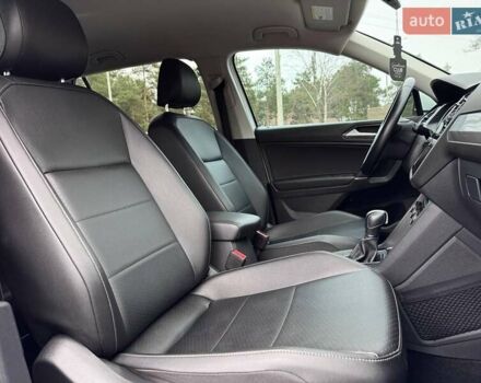 Белый Фольксваген Тигуан, объемом двигателя 2 л и пробегом 135 тыс. км за 21500 $, фото 25 на Automoto.ua