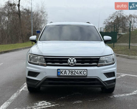 Белый Фольксваген Тигуан, объемом двигателя 2 л и пробегом 130 тыс. км за 17900 $, фото 2 на Automoto.ua