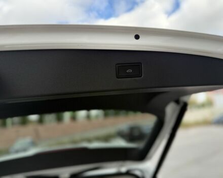 Белый Фольксваген Тигуан, объемом двигателя 2 л и пробегом 175 тыс. км за 18399 $, фото 11 на Automoto.ua