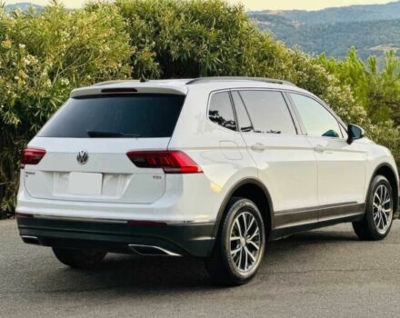 Белый Фольксваген Тигуан, объемом двигателя 2 л и пробегом 40 тыс. км за 4600 $, фото 5 на Automoto.ua