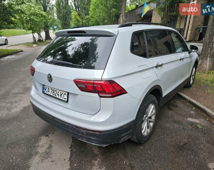 Белый Фольксваген Тигуан, объемом двигателя 2 л и пробегом 120 тыс. км за 17000 $, фото 3 на Automoto.ua