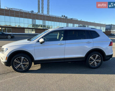 Белый Фольксваген Тигуан, объемом двигателя 2 л и пробегом 84 тыс. км за 22700 $, фото 2 на Automoto.ua