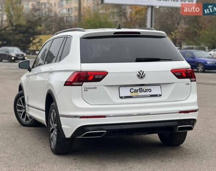 Белый Фольксваген Тигуан, объемом двигателя 2 л и пробегом 64 тыс. км за 17900 $, фото 9 на Automoto.ua