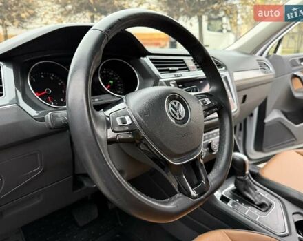 Білий Фольксваген Тігуан, об'ємом двигуна 2 л та пробігом 72 тис. км за 19300 $, фото 24 на Automoto.ua