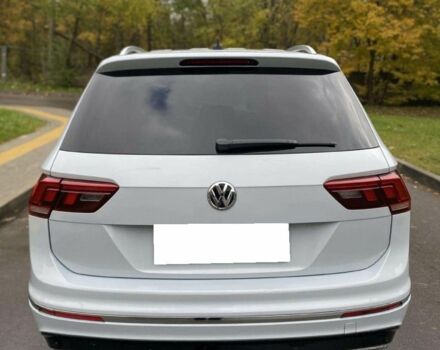 Білий Фольксваген Тігуан, об'ємом двигуна 2 л та пробігом 96 тис. км за 10000 $, фото 4 на Automoto.ua