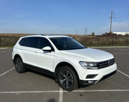 Белый Фольксваген Тигуан, объемом двигателя 2 л и пробегом 192 тыс. км за 17200 $, фото 4 на Automoto.ua
