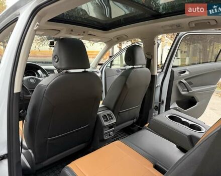 Білий Фольксваген Тігуан, об'ємом двигуна 2 л та пробігом 72 тис. км за 19300 $, фото 30 на Automoto.ua