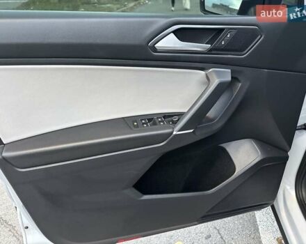 Белый Фольксваген Тигуан, объемом двигателя 1.98 л и пробегом 121 тыс. км за 22600 $, фото 11 на Automoto.ua