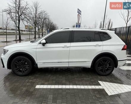 Белый Фольксваген Тигуан, объемом двигателя 1.98 л и пробегом 82 тыс. км за 22700 $, фото 2 на Automoto.ua