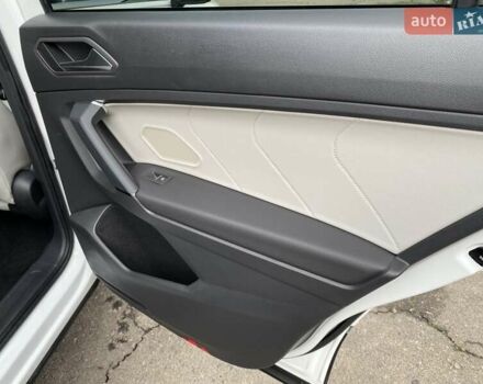 Белый Фольксваген Тигуан, объемом двигателя 1.98 л и пробегом 68 тыс. км за 19900 $, фото 83 на Automoto.ua