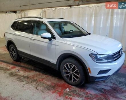 Белый Фольксваген Тигуан, объемом двигателя 2 л и пробегом 150 тыс. км за 4100 $, фото 3 на Automoto.ua