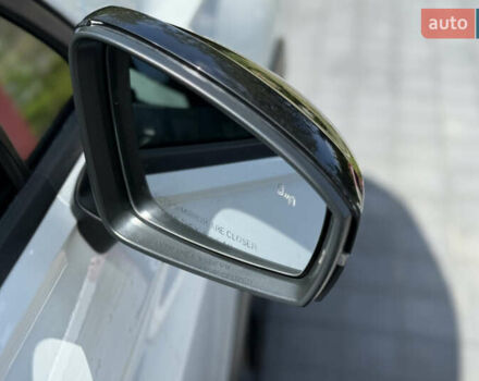 Білий Фольксваген Тігуан, об'ємом двигуна 2 л та пробігом 110 тис. км за 25999 $, фото 22 на Automoto.ua