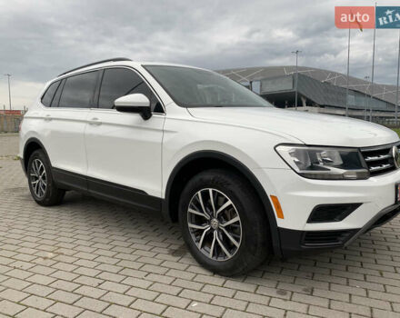 Белый Фольксваген Тигуан, объемом двигателя 2 л и пробегом 113 тыс. км за 21300 $, фото 1 на Automoto.ua