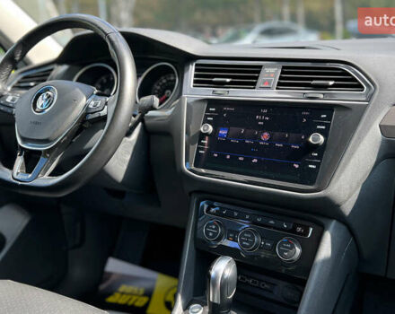 Білий Фольксваген Тігуан, об'ємом двигуна 2 л та пробігом 110 тис. км за 21850 $, фото 23 на Automoto.ua