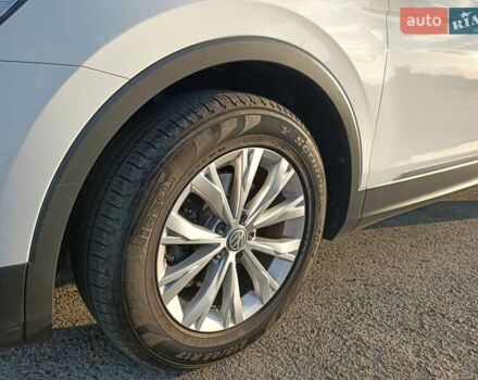 Белый Фольксваген Тигуан, объемом двигателя 2 л и пробегом 205 тыс. км за 24900 $, фото 8 на Automoto.ua