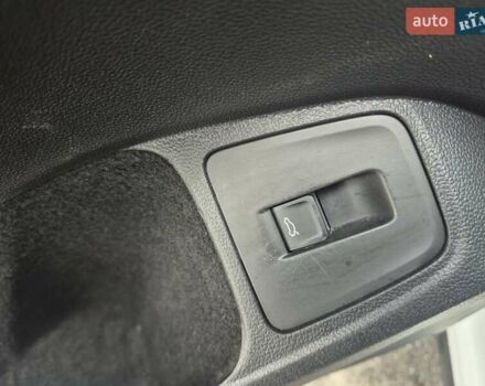 Білий Фольксваген Тігуан, об'ємом двигуна 2 л та пробігом 99 тис. км за 17900 $, фото 16 на Automoto.ua