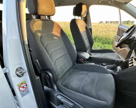 Белый Фольксваген Тигуан, объемом двигателя 2 л и пробегом 198 тыс. км за 41500 $, фото 23 на Automoto.ua