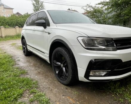 Белый Фольксваген Тигуан, объемом двигателя 2 л и пробегом 145 тыс. км за 24000 $, фото 2 на Automoto.ua