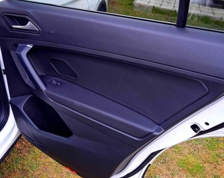 Білий Фольксваген Тігуан, об'ємом двигуна 2 л та пробігом 120 тис. км за 17000 $, фото 12 на Automoto.ua