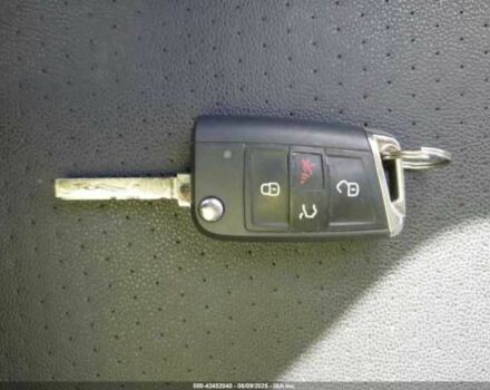 Белый Фольксваген Тигуан, объемом двигателя 2 л и пробегом 65 тыс. км за 6200 $, фото 9 на Automoto.ua