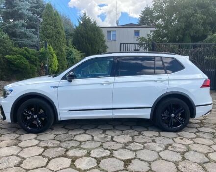 Белый Фольксваген Тигуан, объемом двигателя 2 л и пробегом 34 тыс. км за 14100 $, фото 3 на Automoto.ua