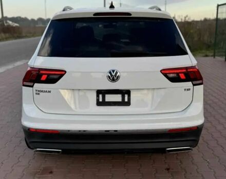 Білий Фольксваген Тігуан, об'ємом двигуна 2 л та пробігом 70 тис. км за 14000 $, фото 7 на Automoto.ua