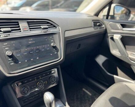 Білий Фольксваген Тігуан, об'ємом двигуна 2 л та пробігом 105 тис. км за 19500 $, фото 13 на Automoto.ua