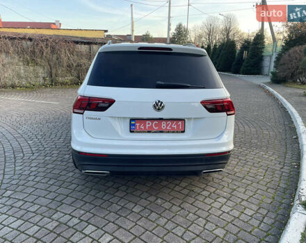 Білий Фольксваген Тігуан, об'ємом двигуна 2 л та пробігом 100 тис. км за 16300 $, фото 5 на Automoto.ua