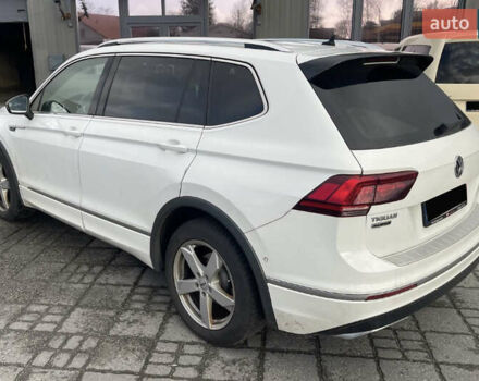 Белый Фольксваген Тигуан, объемом двигателя 1.98 л и пробегом 234 тыс. км за 32500 $, фото 4 на Automoto.ua