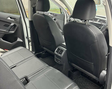 Белый Фольксваген Тигуан, объемом двигателя 2 л и пробегом 119 тыс. км за 20000 $, фото 10 на Automoto.ua