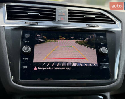 Білий Фольксваген Тігуан, об'ємом двигуна 2 л та пробігом 110 тис. км за 25999 $, фото 38 на Automoto.ua