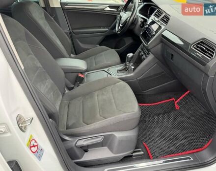 Белый Фольксваген Тигуан, объемом двигателя 1.98 л и пробегом 204 тыс. км за 23000 $, фото 36 на Automoto.ua