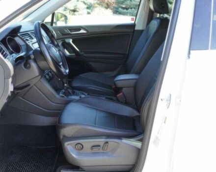 Белый Фольксваген Тигуан, объемом двигателя 2 л и пробегом 41 тыс. км за 14300 $, фото 7 на Automoto.ua