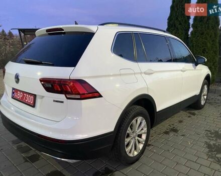 Белый Фольксваген Тигуан, объемом двигателя 1.98 л и пробегом 179 тыс. км за 17700 $, фото 2 на Automoto.ua