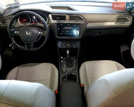 Белый Фольксваген Тигуан, объемом двигателя 2 л и пробегом 150 тыс. км за 4100 $, фото 7 на Automoto.ua