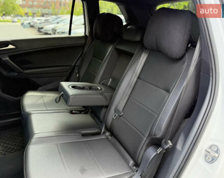 Білий Фольксваген Тігуан, об'ємом двигуна 2 л та пробігом 110 тис. км за 25999 $, фото 48 на Automoto.ua