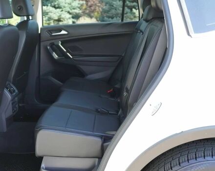 Белый Фольксваген Тигуан, объемом двигателя 2 л и пробегом 30 тыс. км за 8000 $, фото 12 на Automoto.ua